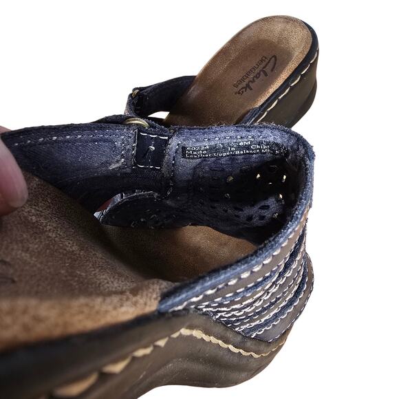 Clarks Bendables Navy Leather Buckle Strap Mid Block Heel Slip-On Clogs Size 6M - Picture 10 of 10